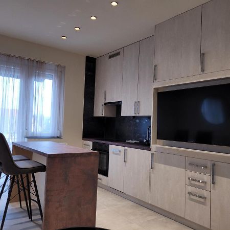 Lara II Apartman Debrecen Eksteriør billede