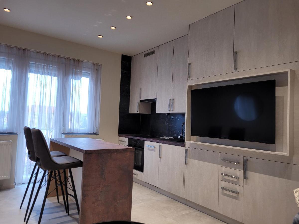 Lara II Apartman Debrecen Eksteriør billede