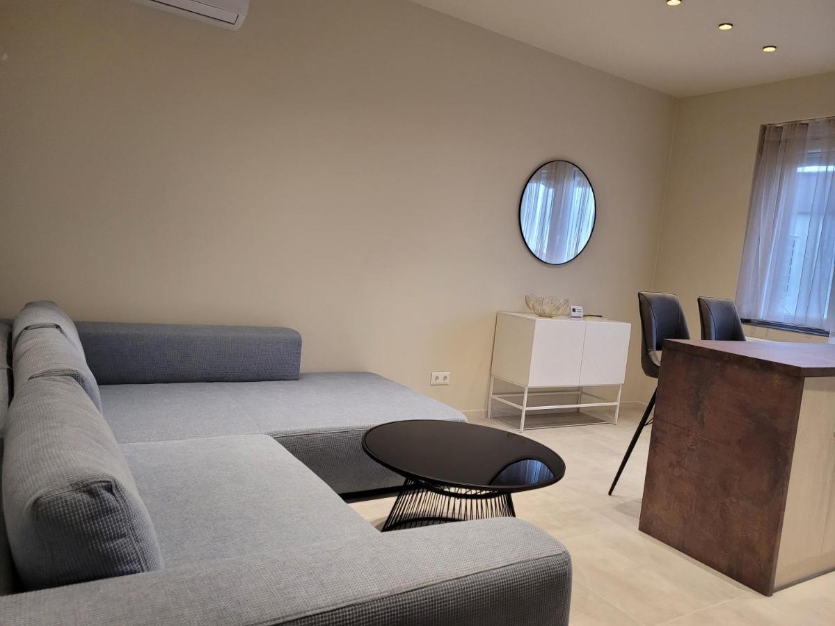 Lara II Apartman Debrecen Eksteriør billede